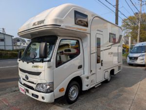 【新車・即納車】MOBBY(モビー)R2B 2WD 内装色シュタイン　電動ステップOP装着済み